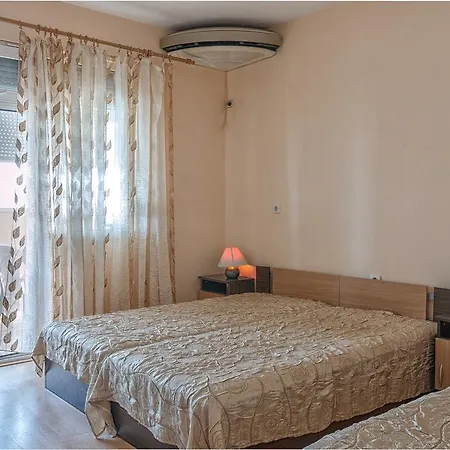 Apartament Enevi *